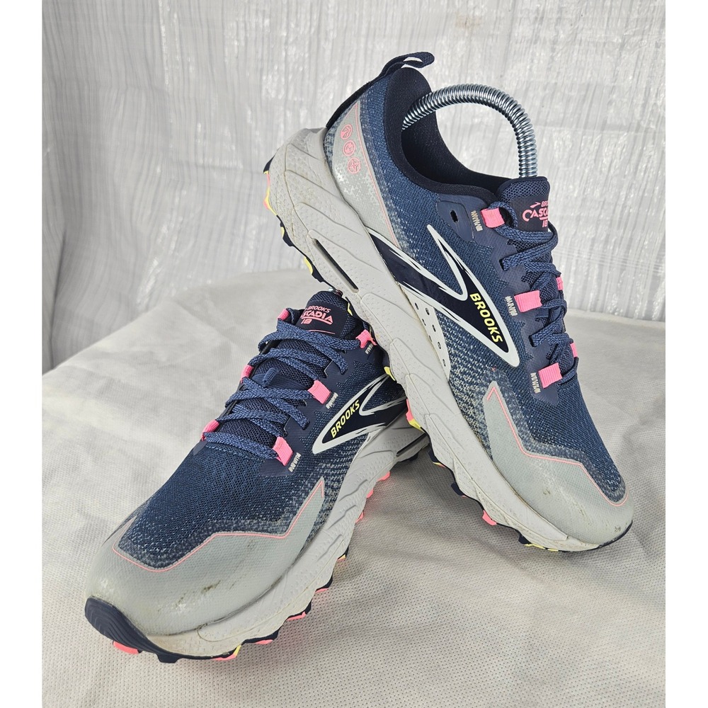 Brooks Cascadia 18 Women's 8.5 B Mountain Trail Running Sneakers Shoes Navy Pink